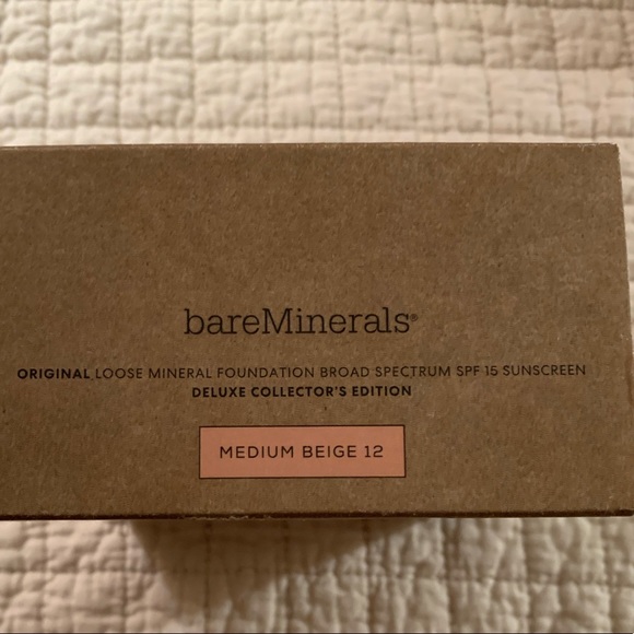 BareMinerals Loose Powder Foundation Medium Beige - Picture 2 of 3